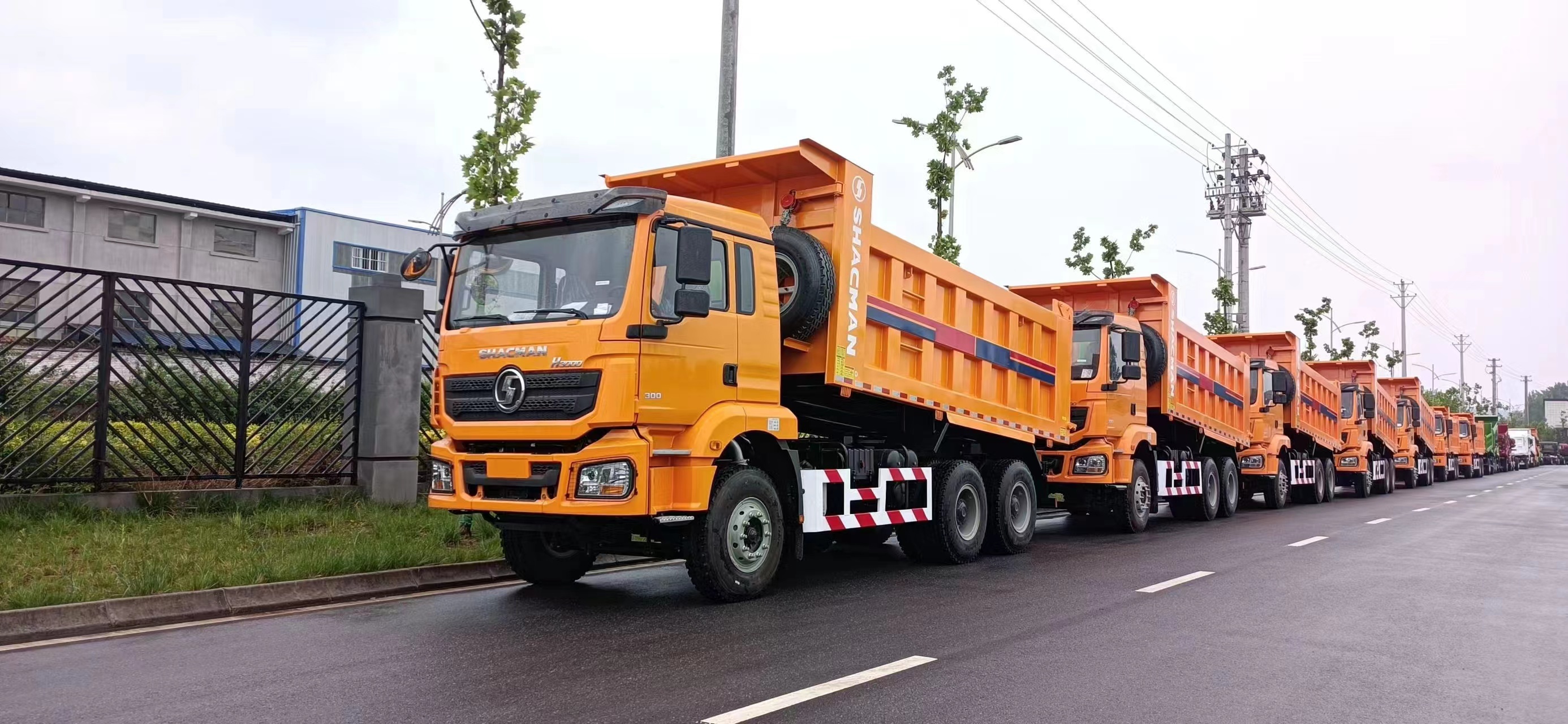 SHACMAN H3000 6X4 400HP Economical Dump Truck Low Maintenance 400L Aluminum Tank Cost Effective Tipper