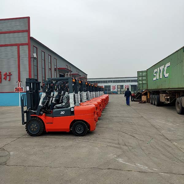 ISUZU C240 3 Ton Diesel Forklift Container Mast 3000kgs Diesel Engine Forklift