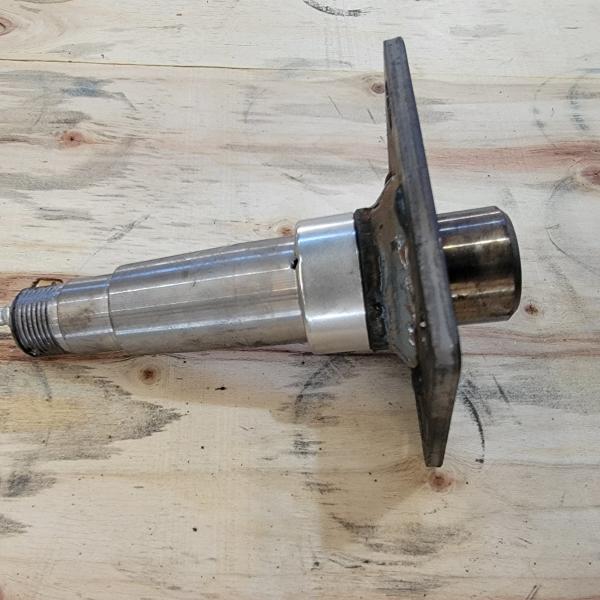 OIN TS16949 5000 livres a effilé le camion Stub Axles de hub de remorque d'axe