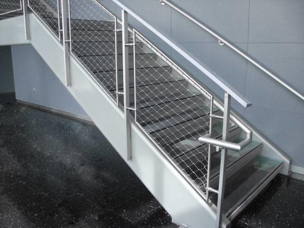 Decorative Ferrule Flexible Stainless Steel Wire Rope Mesh Fence For Stair Railing