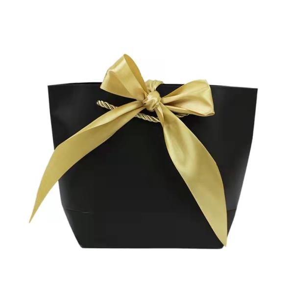 Персонализированный роскошный на заказ ремесла Ручная работа Розовая покрытая художественная бумага Косметика Одежда Ювелирные изделия Подарочные сумки Маленькие