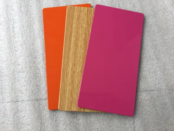 Os produtos exteriores do revestimento da casa da multi cor moldam - a prova com cores feitas sob encomenda