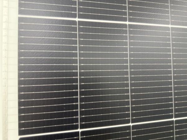Lightweight Bendable Solar Panel 520W 12V Monocrystalline for RV Trailer Boat Cabin Van Car Uneven Surfaces XSCM-520-T