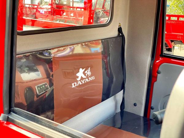 1 passageiro DAYANG Triciclo de carga de cabine fechada com 200CC 250CC 300CC 350CC 3 rodas