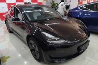 A cidade chinesa usa em segundo os carros elétricos de alta velocidade das rodas da mão 4 usados
