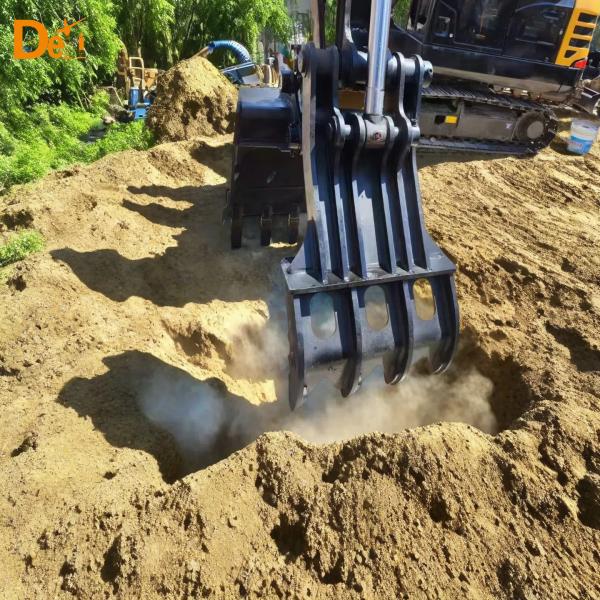 Godet hydraulique à pouce en acier allié à haute résistance pour pièces de rechange d'excavatrice