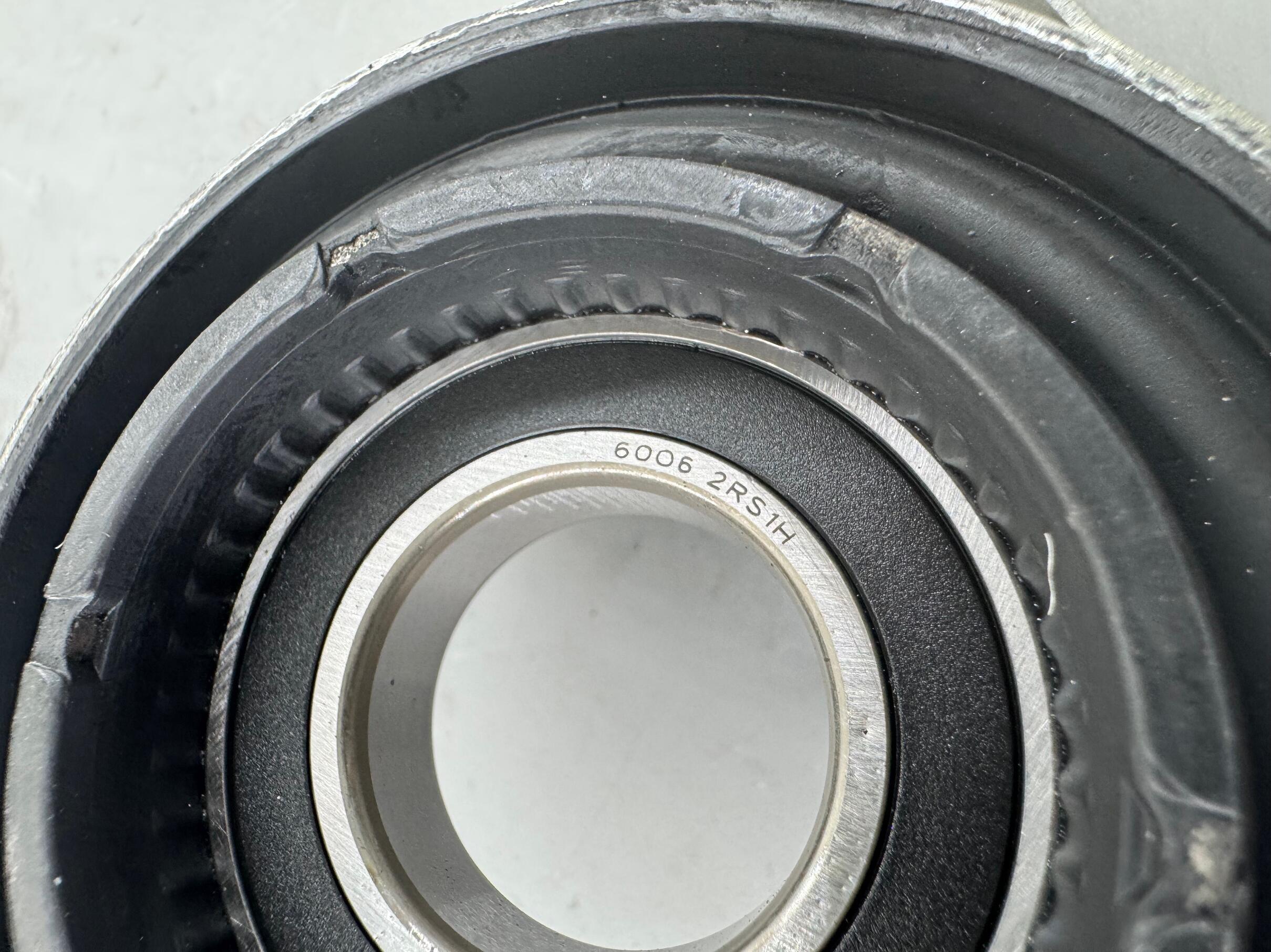 Hot selling intermediate bearing 2612 1226 731 for BMW