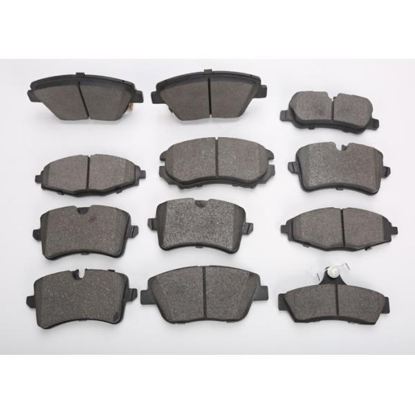 Ceramic Cars Brake Pads Low Metallic Friction Material Adopt