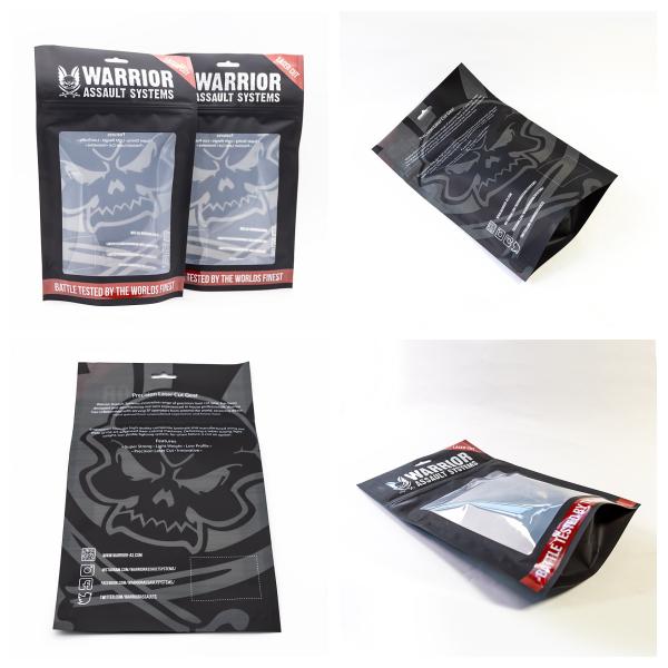 Sacs Mylar résistants à l'eau Sacs debout pour l'emballage de vêtements avec fenêtres transparentes en gros.