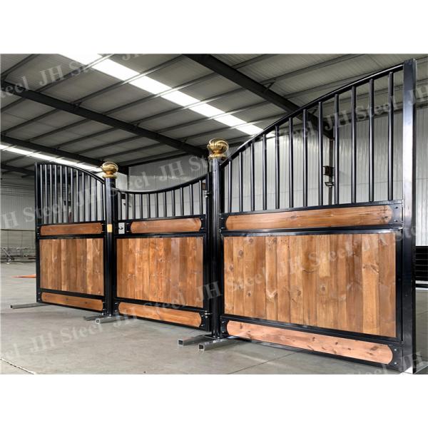 Чернь обшивает панелями свободные стоящие 14ft европейские стойлы лошади