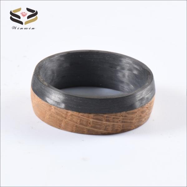 Cúpula de la boda Anillo de fibra de carbono negro Barril de whisky natural carbonizado de madera con incrustaciones para hombres