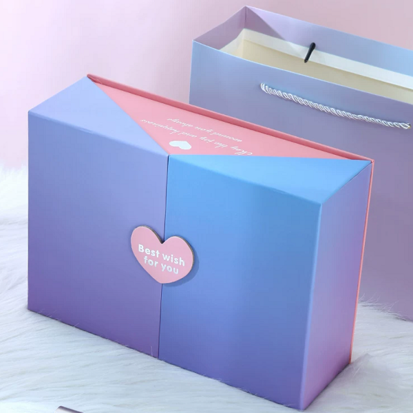 Double Door Gift Box Magnetic Heart Closure Gradient Paper Packaging Case