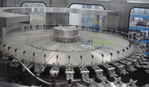 machine de remplissage automatique du jus 4000BPH mis en bouteille avec la structure rotatoire