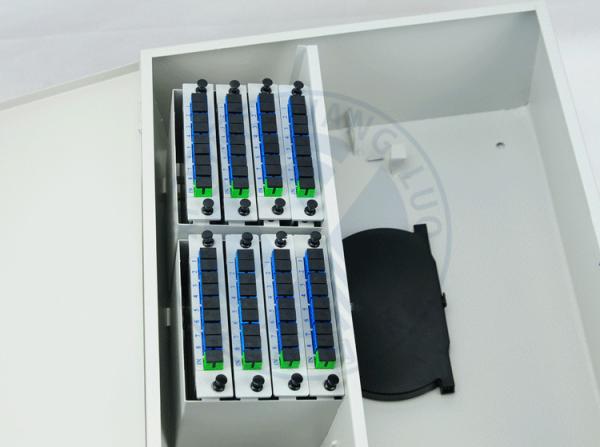 Indoor Cold rolled steel(SPCC)  Wall Mounted Fiber Optic Distribution Box with 8*1:8 PLC Port SC