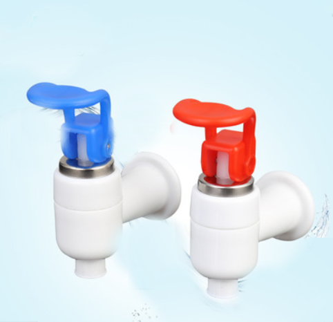 Productos plásticos modificados para requisitos particulares del hogar de los tiros fríos del corredor 1000000