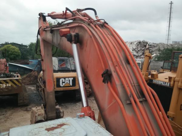 Used HITACHI 200-1 excavators