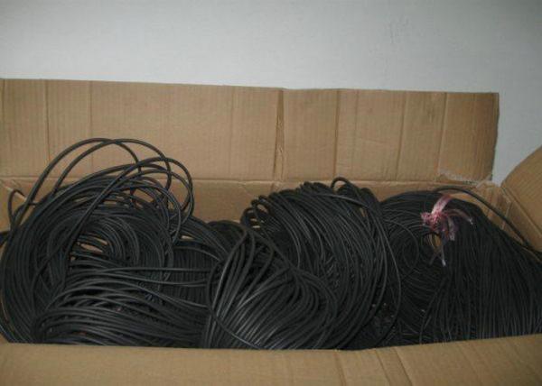 Modifique el cordón de FKM para requisitos particulares FKM Fluorubber para el sello industrial con resistencia ácida