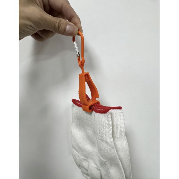 High Quality Glove Holder Industrial Glove Clips with Metal Carabiner Custom Plastic Safety Glove Holder for Construction
