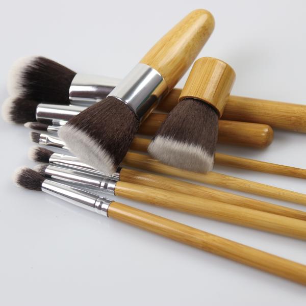 Easy Grip Makeup Brushes 10 Pieces Per Set With Bamboo Handle