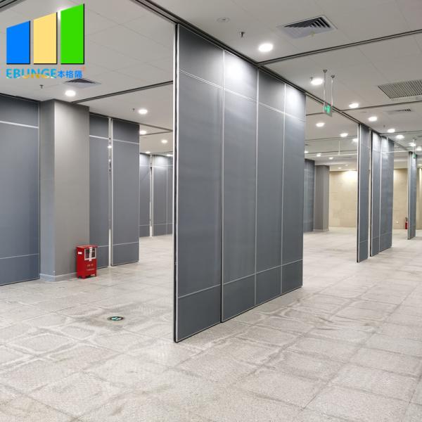 Cloison de séparation démontable acoustique décorative de panneaux de mur de tissu de diviseurs de pièce avec des cloisons de séparation de tissu pour l'exposition