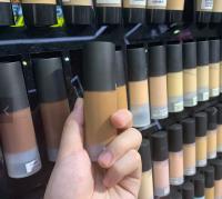 Base liquide de maquillage imperméable organique de Vegan de couverture totale pour les femmes noires de peau