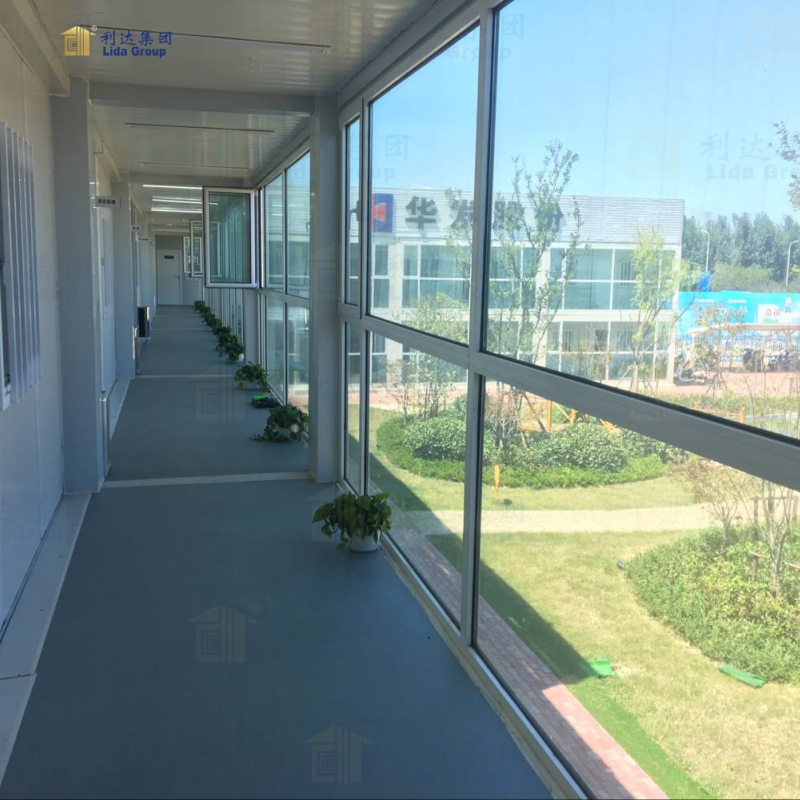 Windproof Flat Pack Container House 5.8M 4T Prefabricated Homes Containers