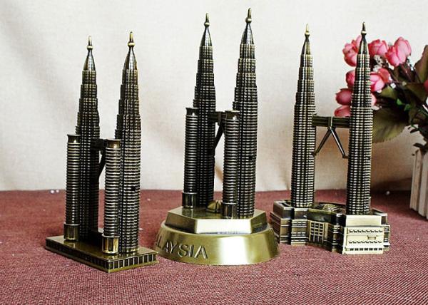 Plated Type Malaysia Petronas Twin Towers Pewter Tourist Souvenirs