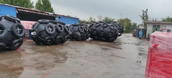 Yokohama Type Pneumatic Rubber Fender Boat Marine Rubber Fender