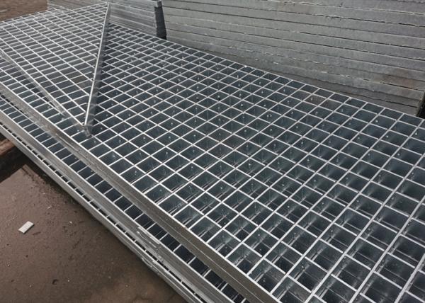Q235 Steel Anti Rust Metal Grating Platform Flat Bar Type 7mm Thick