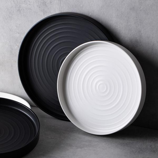 OEM ODM White Ceramic Porcelain Plates Tropical Style With No Metal Elements