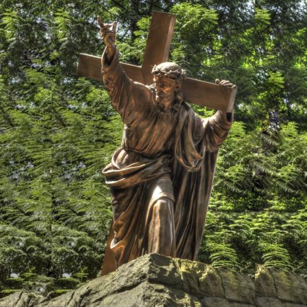 Custom Metal Religious Crafts Cast Bronze Statue Lord Christ Jesus With Cross Bronze Statue For Church Outdoor Display