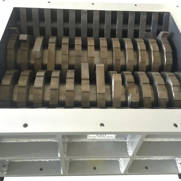 máquinas plásticas da reciclagem de resíduos do ANIMAL DE ESTIMAÇÃO 300kg/H de 430mm com grande torque