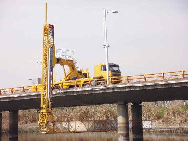 22m 390HP Platform Type Bridge Inspection Vehicle VOLVO FM400 8X4