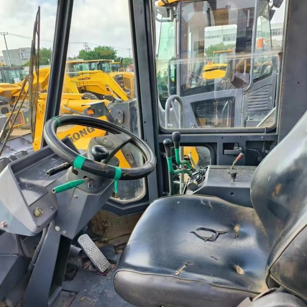 Used Japanese Made Komatsu WA320 Wheel Loader Used Loaders for Sale