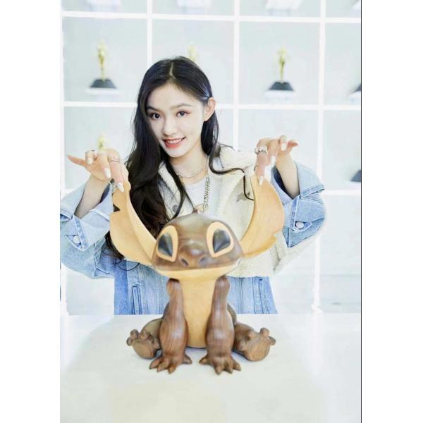 No Deformed Stitch Small Wooden Sculptures Ornaments Varnished Surface