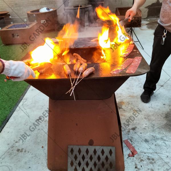 Anticorrosif bas en acier du gril 500*500*700mm de BARBECUE de Corten d'arrière-cour extérieure