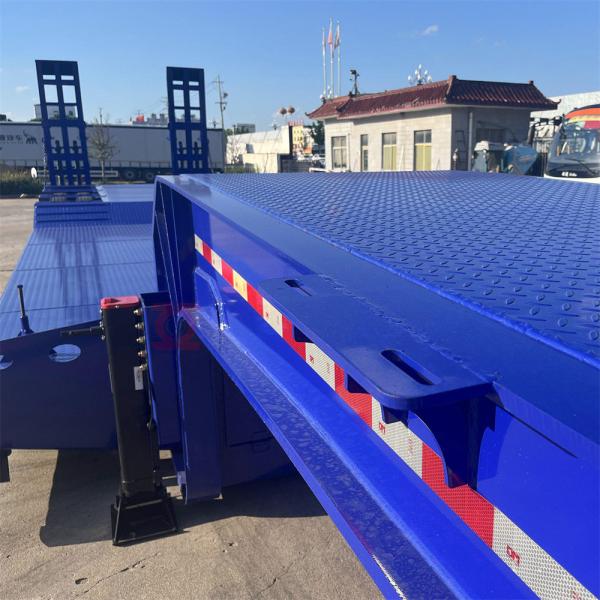 New 3-Axis Enhanced Mechanical Ladder JOST Brand Landing Gear Low Bed Semi-Trailer, Good Quality