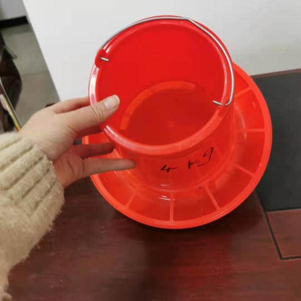 4kg Plastic Poultry Chicken Feeder And Drinker Chick Feeding Bucket