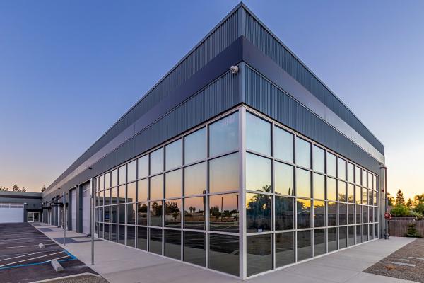 Edifícios pré-fabricados de vários andares de construção rápida Edifícios estruturais comerciais de aço