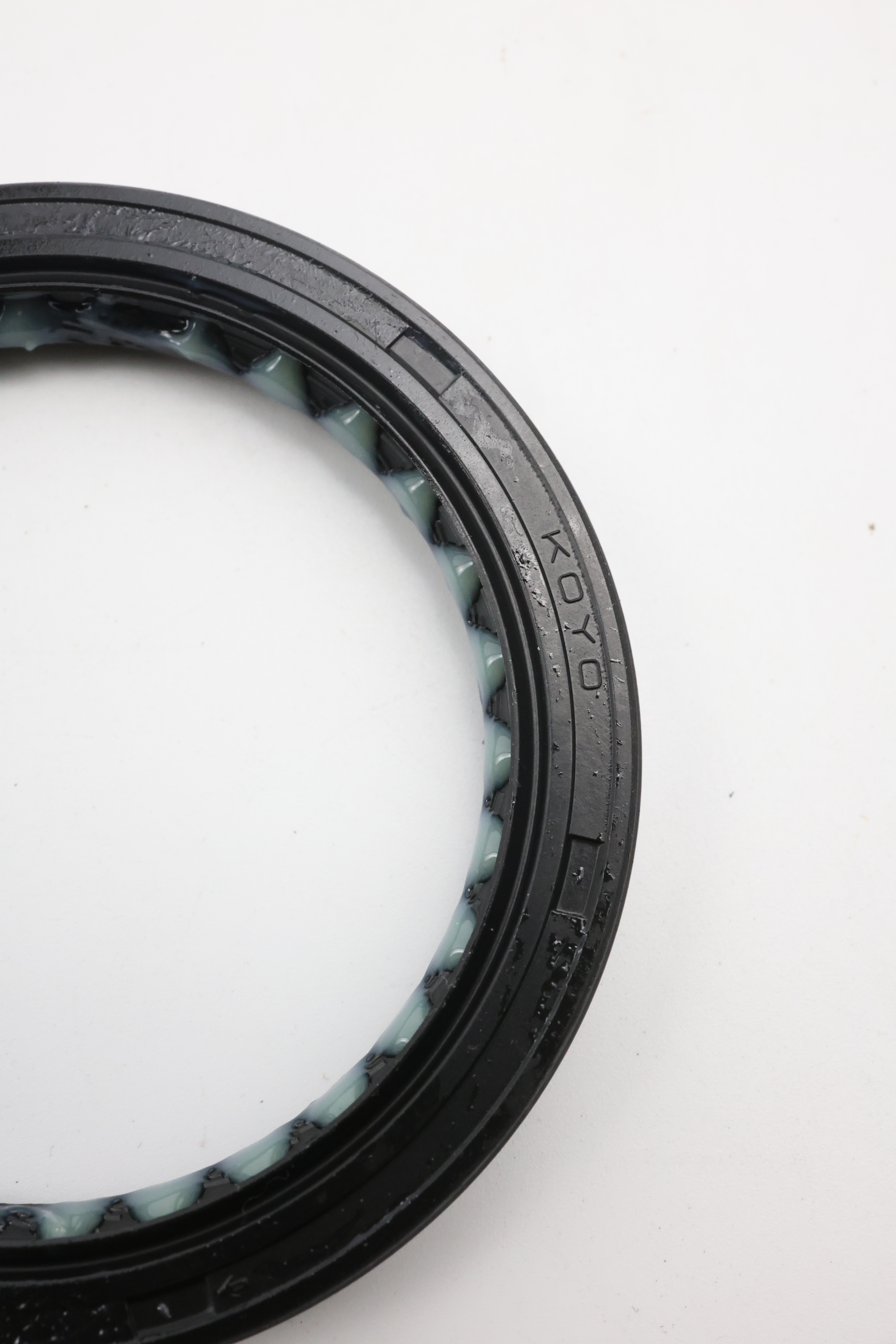 90311-51009 TOYOTA Oil Seal For GRJ200/GRJ300/URJ20# Wholesale