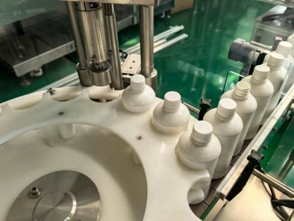 PET Bottle Liquid Filling Machine, Aseptic Filling For 30-500ml Bottles Ideal For Cosmetics, Cleaning Agents, And More With Nitrogen Purging