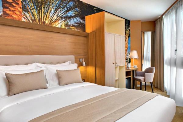 Benin hotel interior design of China furniture manufactuer for bedroom set with wardrobe cabinet and leisure sofa chair