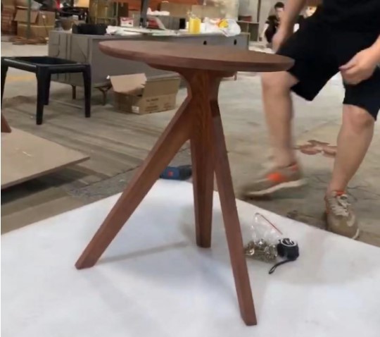 Living Room Unique Round Sofa Side Coffee Table With Trianqle Legs