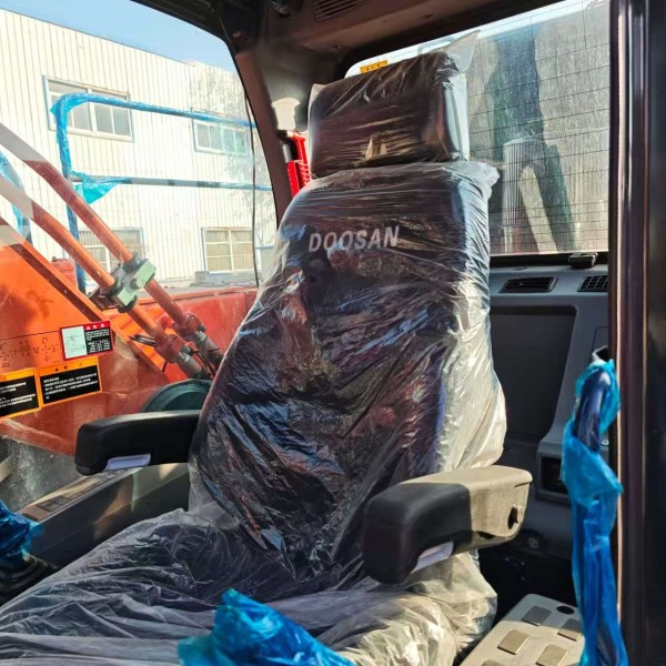 136KW Used Earth Moving Equipment Hydraulic Doosan DX300LCA Excavator