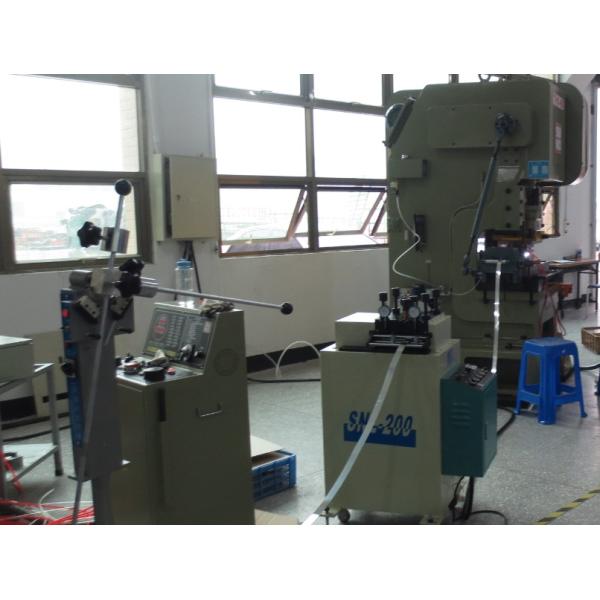 Автоматическое оборудование раскручивателя металла стальной пластины для питаясь стального материала