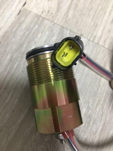 Excavator Solenoid Valve Komatsu Spare Parts K3V112 OEM 2436R884F1 With Dark Plug