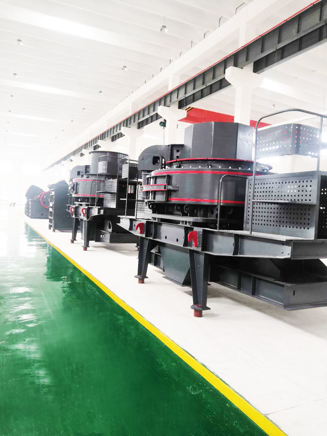 VSI Series Vertical Shaft Impact Crusher with CE Certification and Iron Gray Color