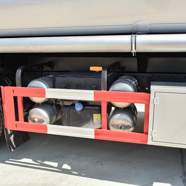 26.3 CBM Liquid Tanker Truck 8x4 Well Washing Fluid Tanker For Liquid Transportation