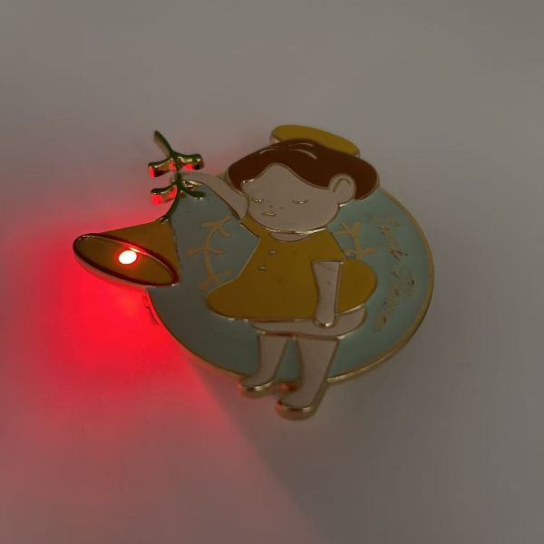 Custom LED pin badge Fashional Promotional Cheap Led Badge lapel pin