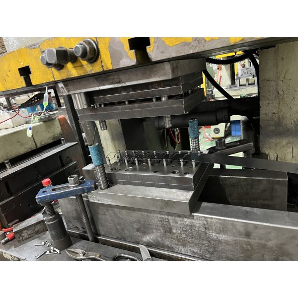 Piezas de chapa de acero niquelado – Resistentes a la corrosión, alta conductividad, estampado de precisión, larga vida útil